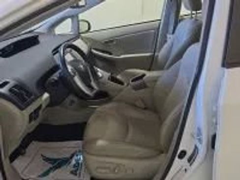 Used 2014 Toyota Prius Four FWD image 5