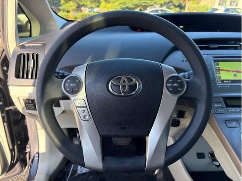 Used 2015 Toyota Prius Three image 14
