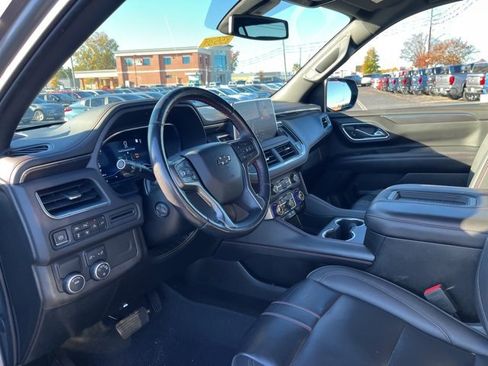 Used 2022 Chevrolet Suburban RST w/ Luxury Package image 7