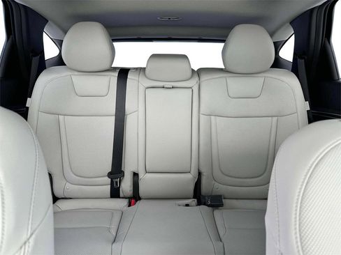 Used 2024 Hyundai Tucson Limited image 16