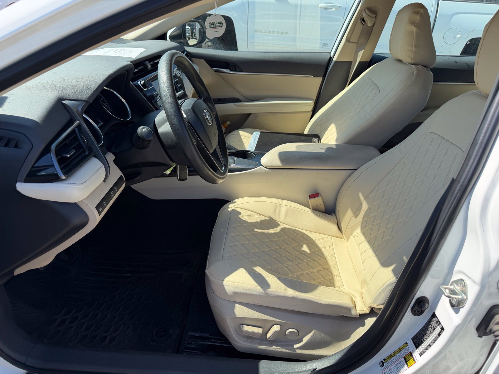 Used 2019 Toyota Camry LE FWD image 10