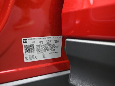 Used 2023 GMC Terrain SLT w/ Tech Package FWD image 17