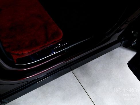 Certified 2025 Rolls-Royce Cullinan image 24