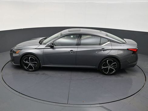 Used 2024 Nissan Altima 2.5 SR w/ SR Premium Package FWD image 14