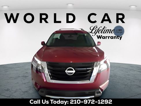 Used 2024 Nissan Pathfinder SL image 2