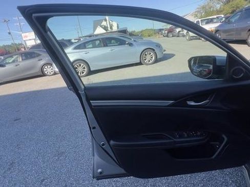 Used 2020 Honda Civic Sport image 9