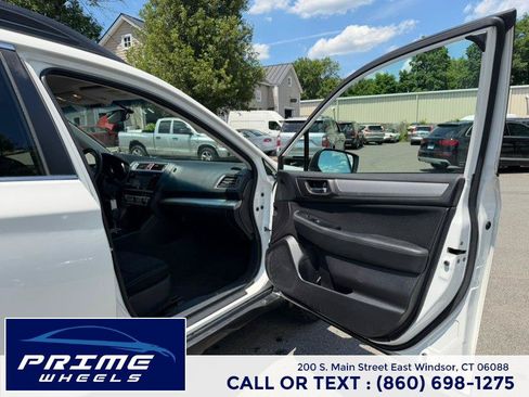 Used 2017 Subaru Outback 2.5i Premium AWD/4WD image 16