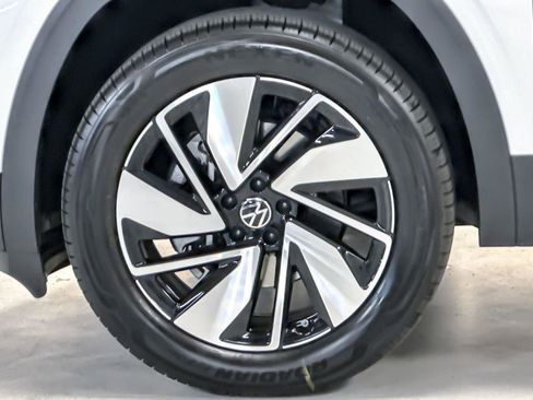 New 2026 Volkswagen Atlas SE image 25