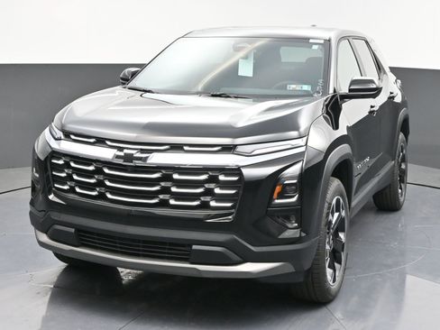 New 2026 Chevrolet Equinox LT w/ Convenience Package II FWD image 3