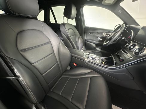 Used 2018 Mercedes-Benz GLC 300 4MATIC image 23