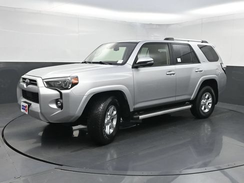 Used 2023 Toyota 4Runner SR5 Premium w/ Moonroof Package RWD image 22