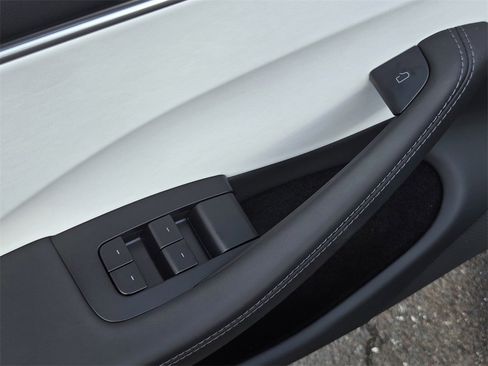 Used 2025 Tesla Model 3 Performance image 12