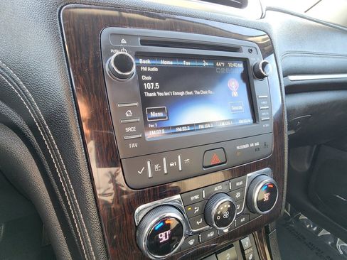 Used 2017 Chevrolet Traverse LT image 19