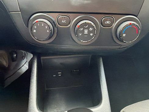 Used 2018 Kia Forte LX image 24