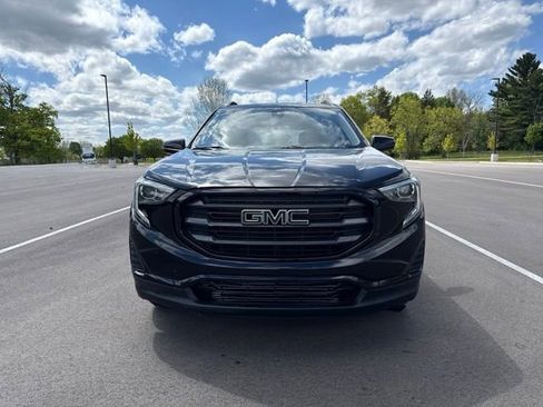 Used 2020 GMC Terrain SLE w/ Driver Convenience Package FWD image 2