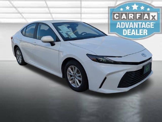 Used 2025 Toyota Camry LE FWD image 5