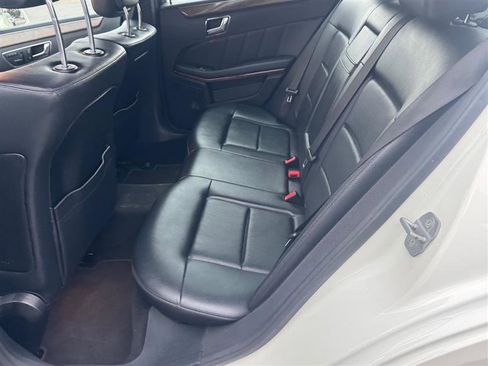 Used 2010 Mercedes-Benz E 350 4MATIC Sedan image 33