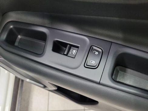 Used 2019 Jeep Renegade Limited w/ Quick Order Package 22P image 30