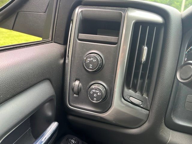 Used 2018 Chevrolet Silverado 1500 LT w/ All Star Edition AWD/4WD image 15