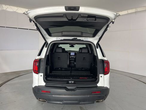 Used 2023 GMC Acadia SLT w/ Elevation Edition FWD image 13