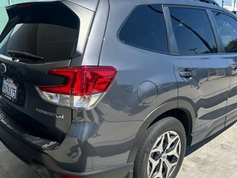 Used 2023 Subaru Forester Premium AWD/4WD image 4