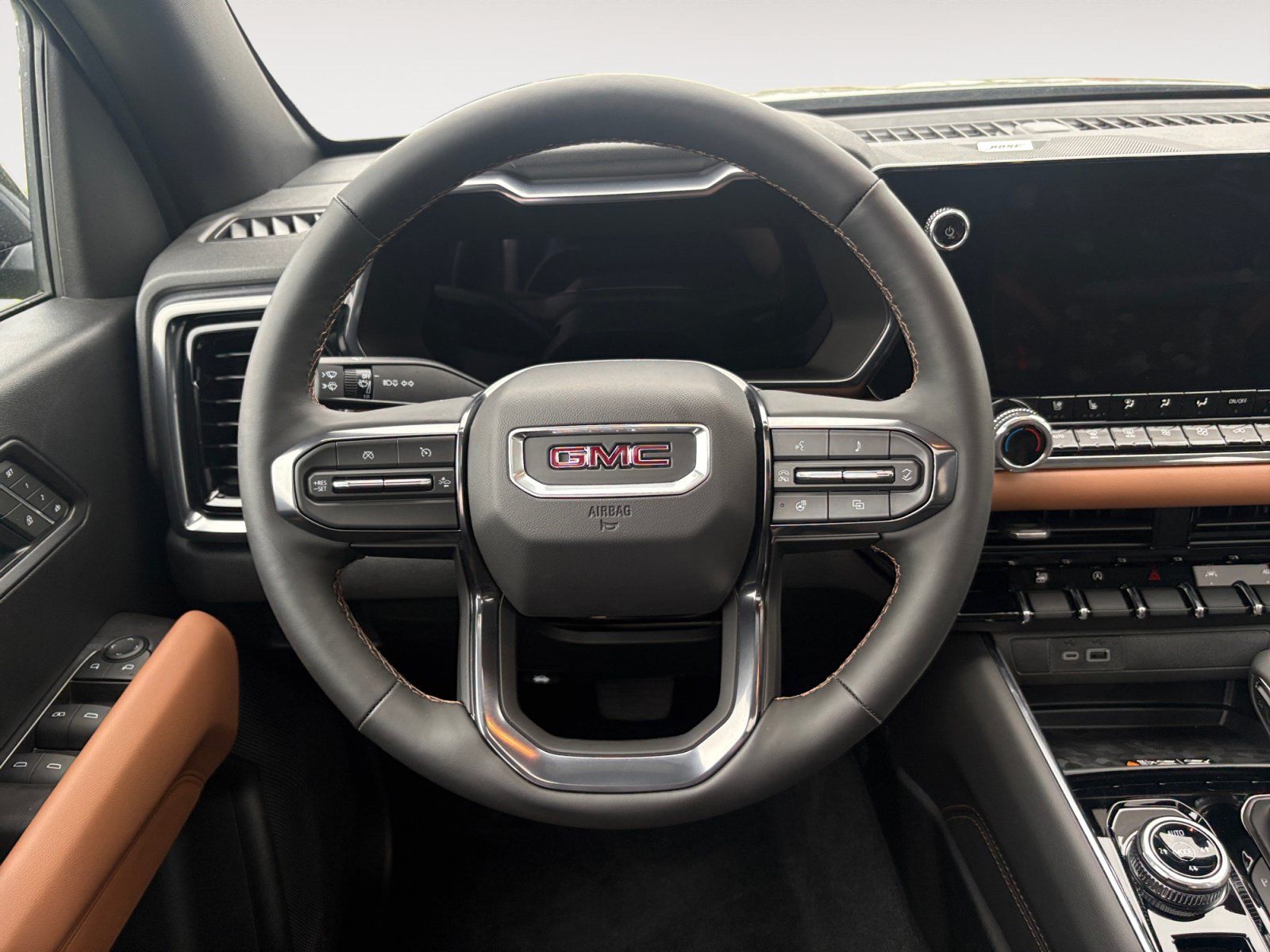 New 2025 GMC Canyon AT4 w/ Nightfall Edition AWD/4WD image 12
