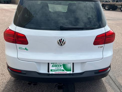 Used 2017 Volkswagen Tiguan S image 14