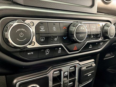Used 2022 Jeep Gladiator Willys image 32