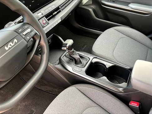 Used 2025 Kia K4 FWD image 20