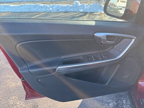 Used 2015 Volvo S60 T5 Premier w/ Climate Package image 10