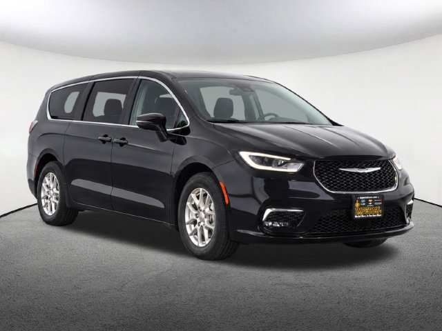 Used 2026 Chrysler Pacifica Select FWD image 2