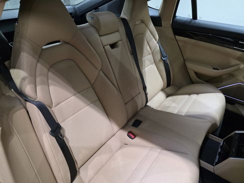 Used 2023 Porsche Panamera 4 Platinum Edition AWD/4WD image 20