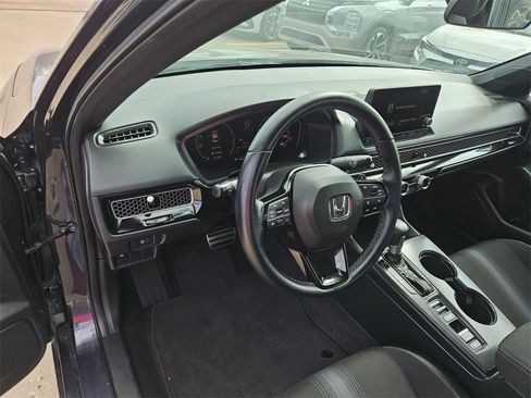 Used 2025 Honda Civic Sport image 13