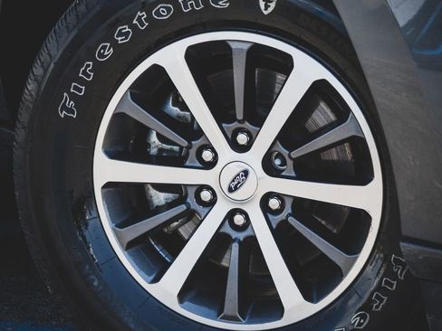 Used 2020 Ford Expedition XLT AWD/4WD image 2
