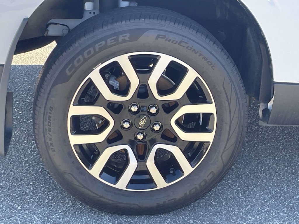 Used 2024 Ford Maverick Lariat FWD image 7