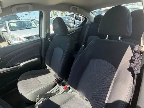 Used 2016 Nissan Versa SV FWD image 7