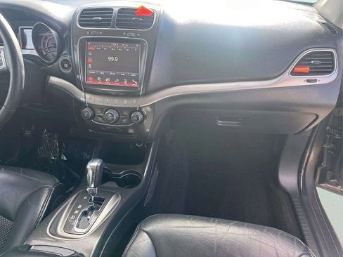 Used 2019 Dodge Journey Crossroad image 6