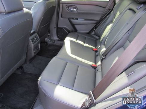 Certified 2025 Nissan Rogue SL w/ SL Premium Package FWD image 18