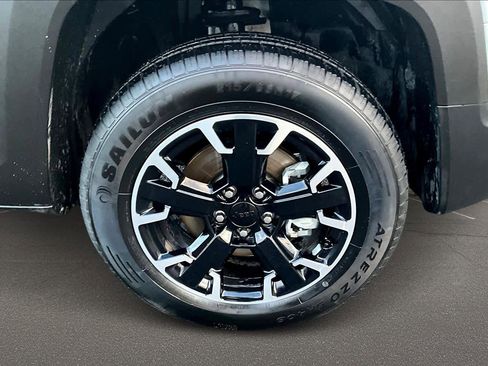 Used 2023 Jeep Renegade Trailhawk image 34