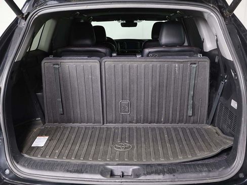 Used 2019 Toyota Highlander SE AWD/4WD image 18