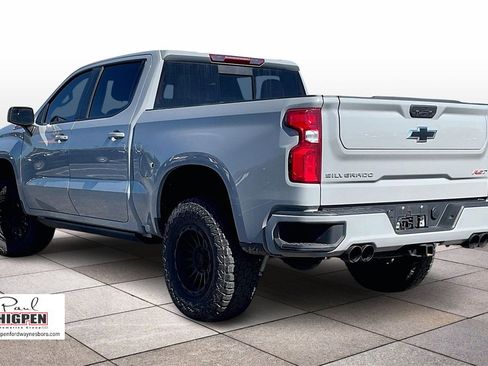 Used 2025 Chevrolet Silverado 1500 RST image 2