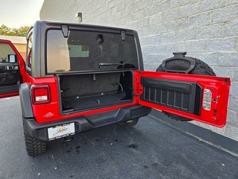 Used 2022 Jeep Wrangler Sport AWD/4WD image 37