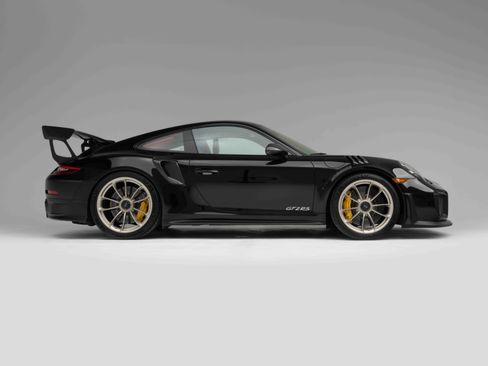 Used 2018 Porsche 911 GT2 RS image 2