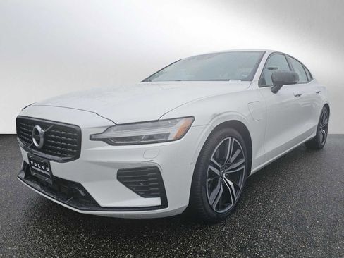Certified 2022 Volvo S60 T8 R-Design Expression w/ Premium Package AWD/4WD image 8