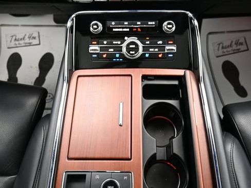 Used 2023 Lincoln Navigator Reserve AWD/4WD image 25