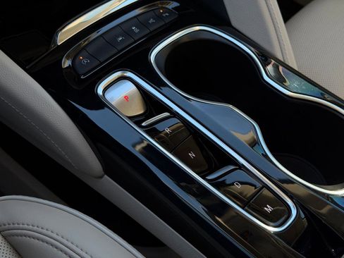 Used 2022 Buick Envision Avenir w/ Technology Package II image 27