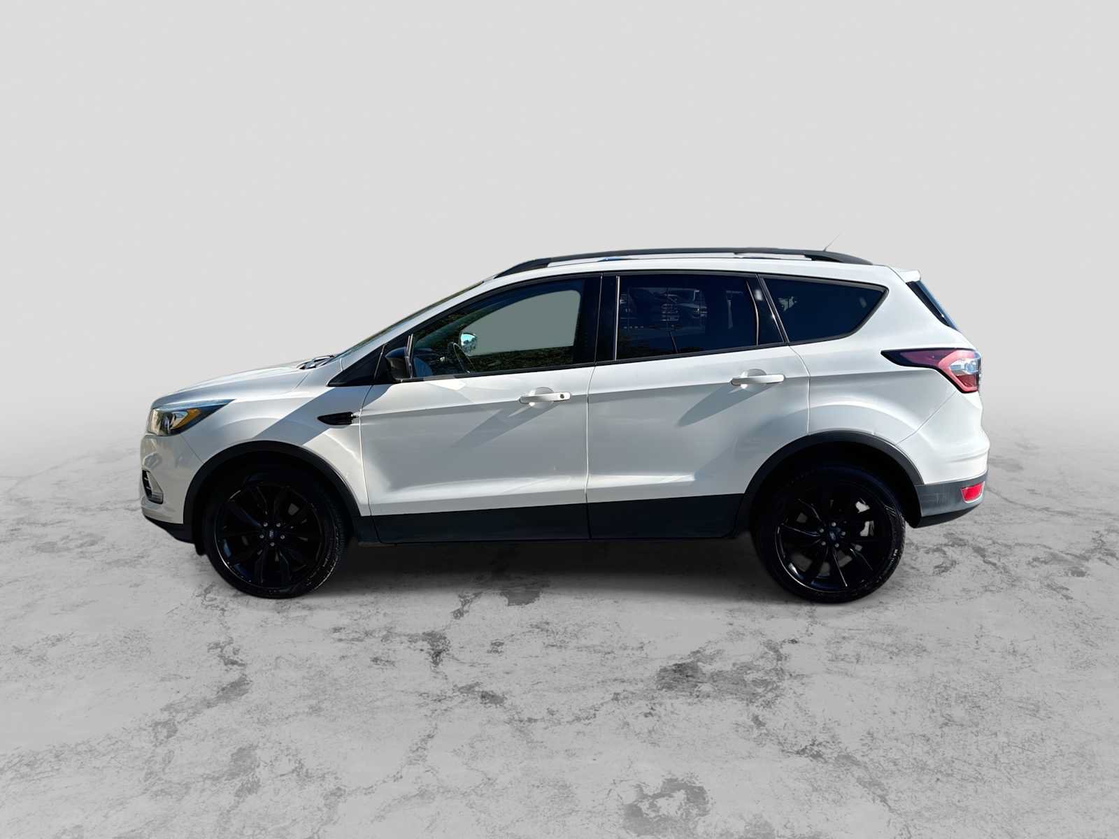 Used 2017 Ford Escape SE w/ Equipment Group 201A AWD/4WD image 5