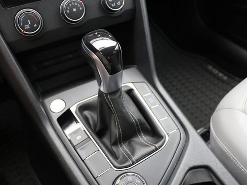 Used 2022 Volkswagen Taos SE image 24