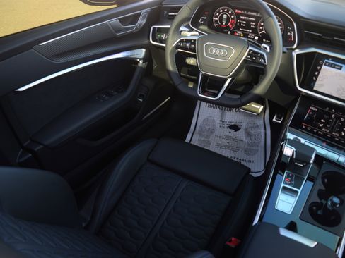 Used 2025 Audi RS 7 Performance image 2