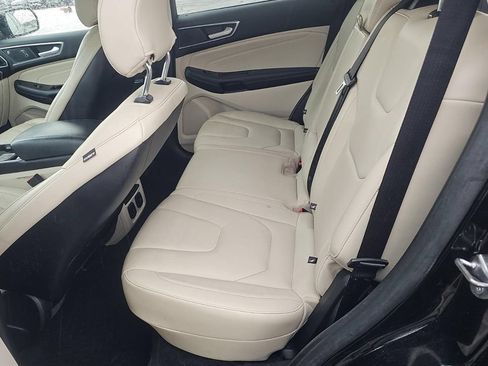 Used 2019 Ford Edge Titanium FWD image 7